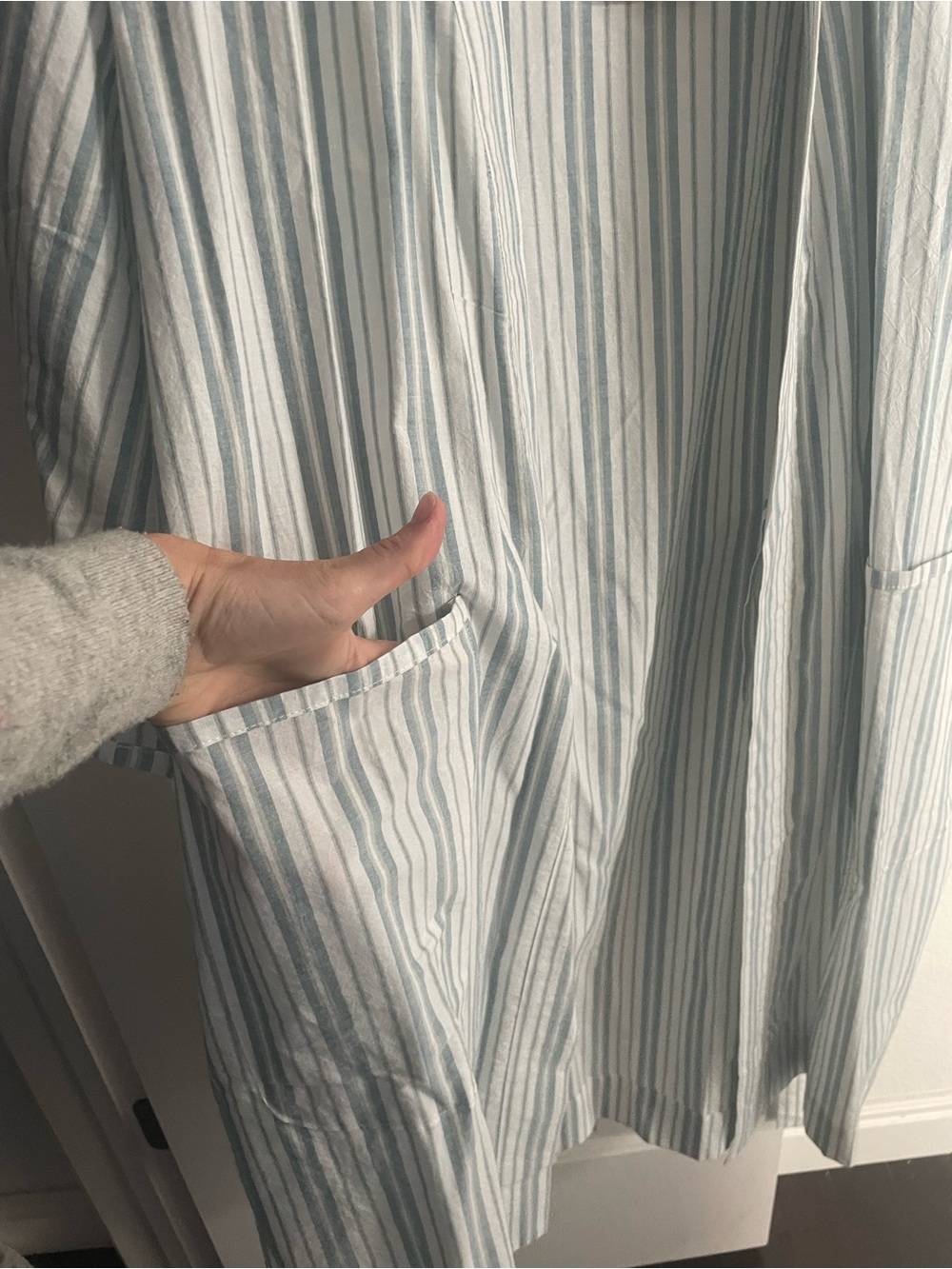 Coyuchi Light Blue Striped Robe NWT - Picture 3 of 8